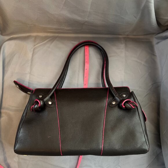 Black Leather Handbag, with Raspberry Red Contrast Edges, Preston & York - Picture 5 of 10